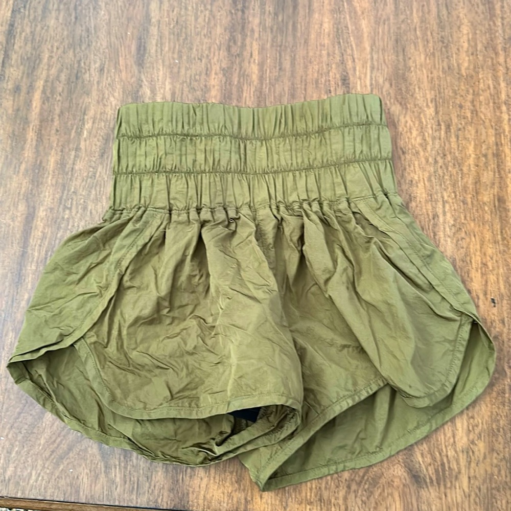 Free People XS shorts in olive green.